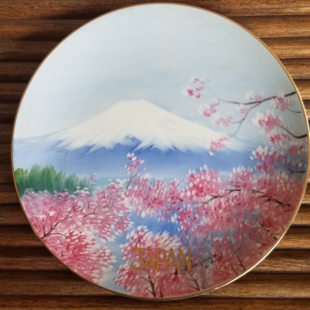 Vintage Japanese Hand Painted Mount Fuji Plate